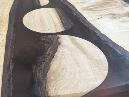 Resin and inserts view of Strata by INSIGNI