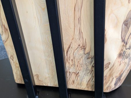 Stand detail on Lumen I floor lamp by INSIGNI