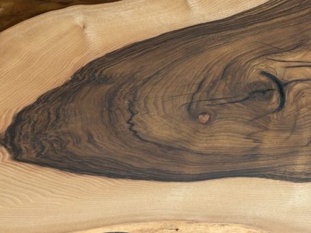 Obsidian 2/2 Walnut and resin detail